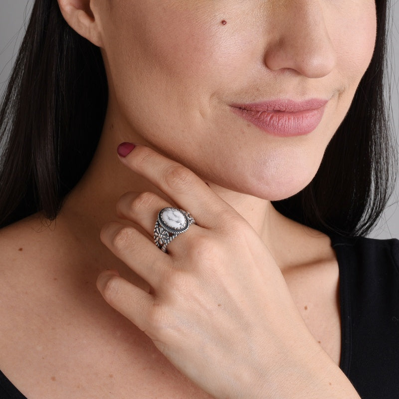Sterling Silver White Howlite Gemstone Concha Flower Ring, Sizes 5 to 10