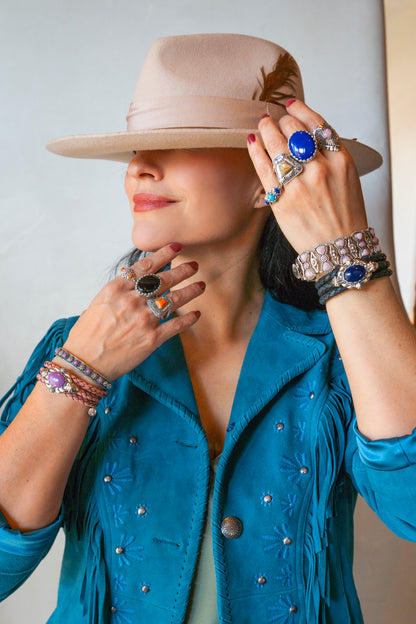 Sterling Silver Black Onyx Concha Flower Border Oval Cut Ring, Sizes 5 to 11