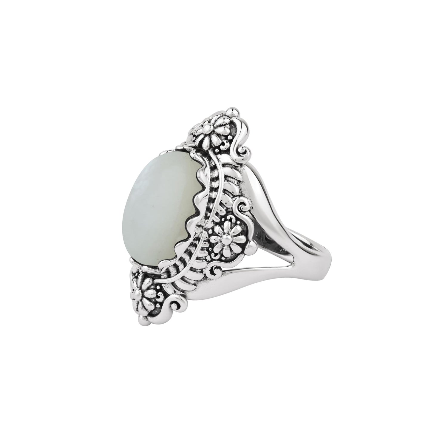  Sterling Silver White Mother of Pearl Oval Scalloped Concha Ring
