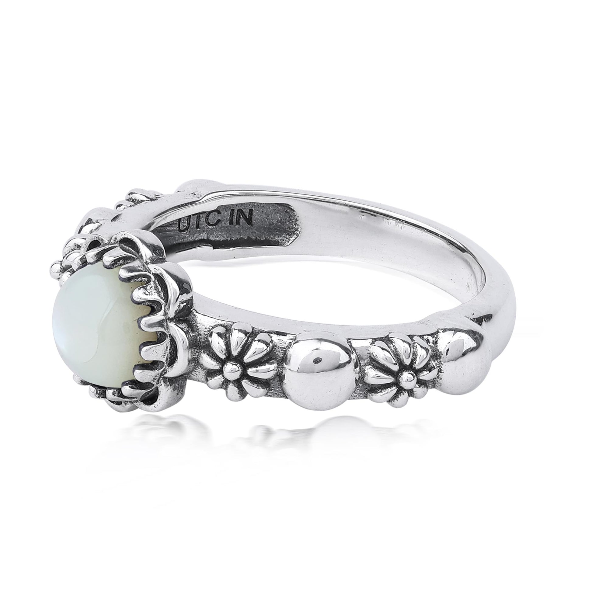  Sterling Silver White Mother of Pearl Single Row Concha Flower Ring