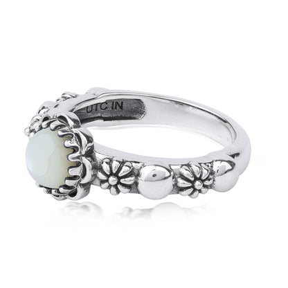  Sterling Silver White Mother of Pearl Single Row Concha Flower Ring